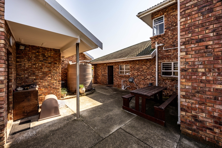 4 Bedroom Property for Sale in Kidds Beach Eastern Cape